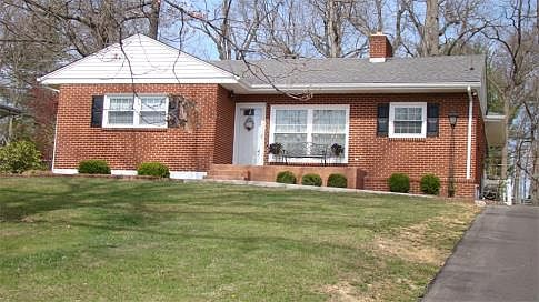 Front of House & NEW Paved Drive