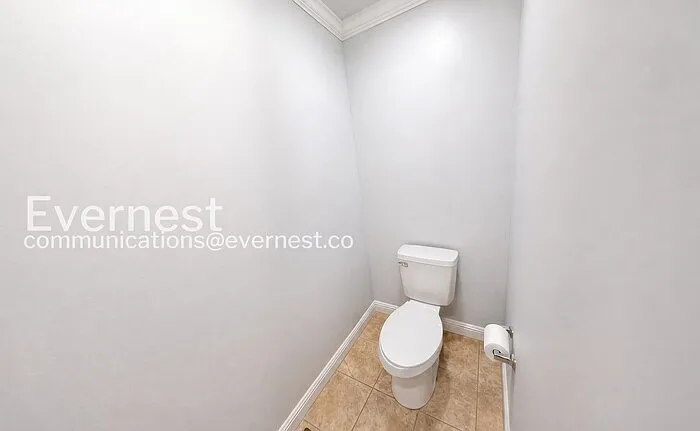 6913 Martha Ave #B — Photo 8