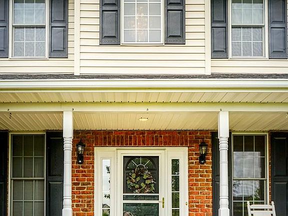 4th image of 16056 Lakeside Ct