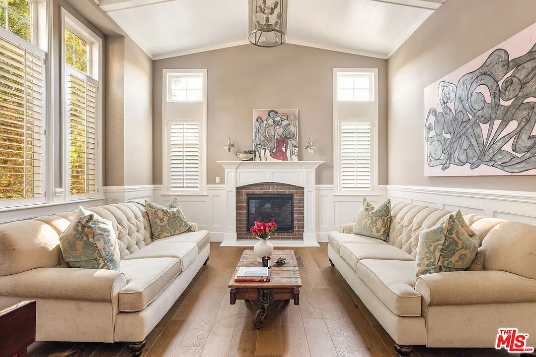 5 bed, 5.5 bath, 4995 sqft, $19,000 — Photo 3