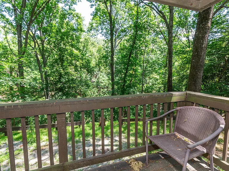 160B Greenwood Rd — Photo 18