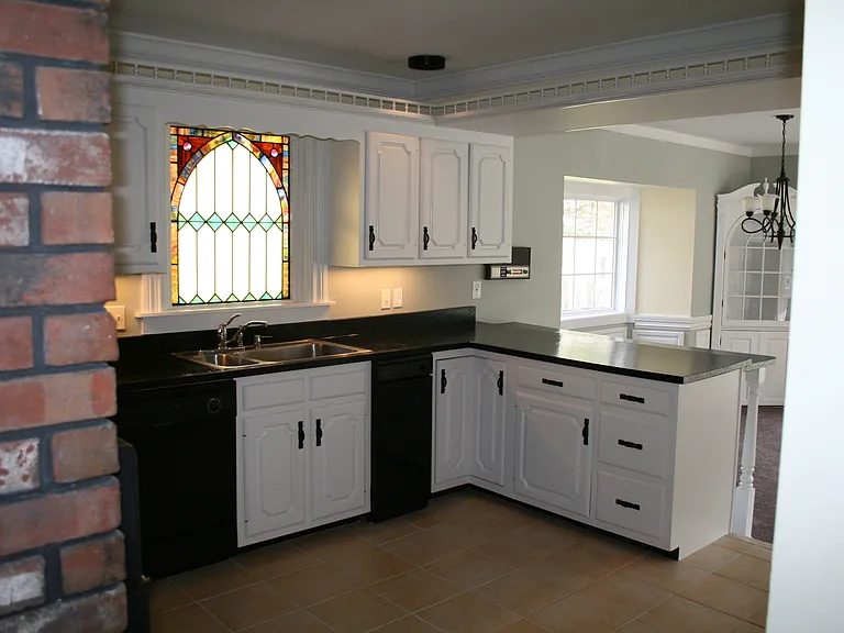 Main House - First Floor Kitchen (just off Great Room)