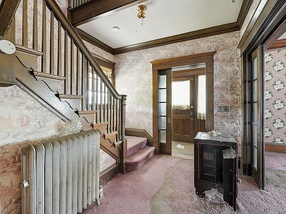 4th image of 129 Morgan St