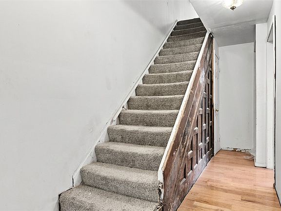 4th image of 135 Bigham St