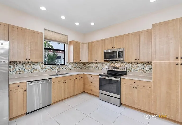 20914 NW 1st Dr — Photo 2