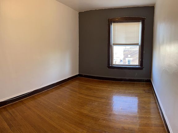 3rd image of 3945 W Cortland St #3