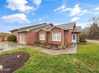 10 Rivers Ct, Oak Ridge, TN 37830