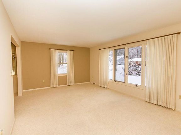 5th image of 1403 Edgewood Dr