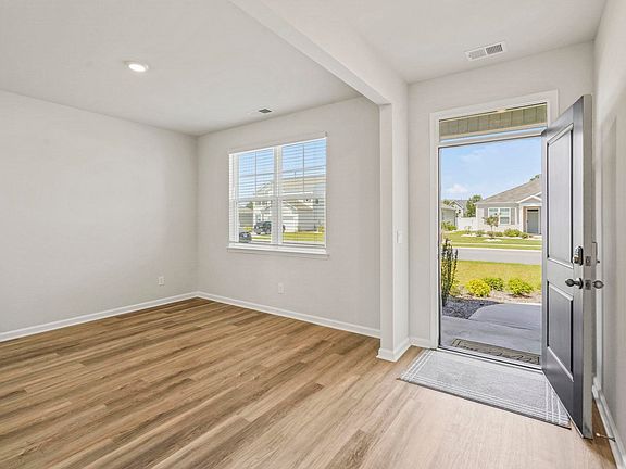 3rd image of 219 Londonshire Dr.
