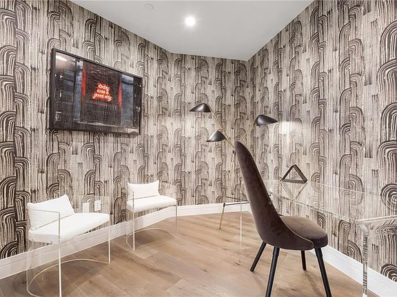 2nd image of 501 West Avenue #1507