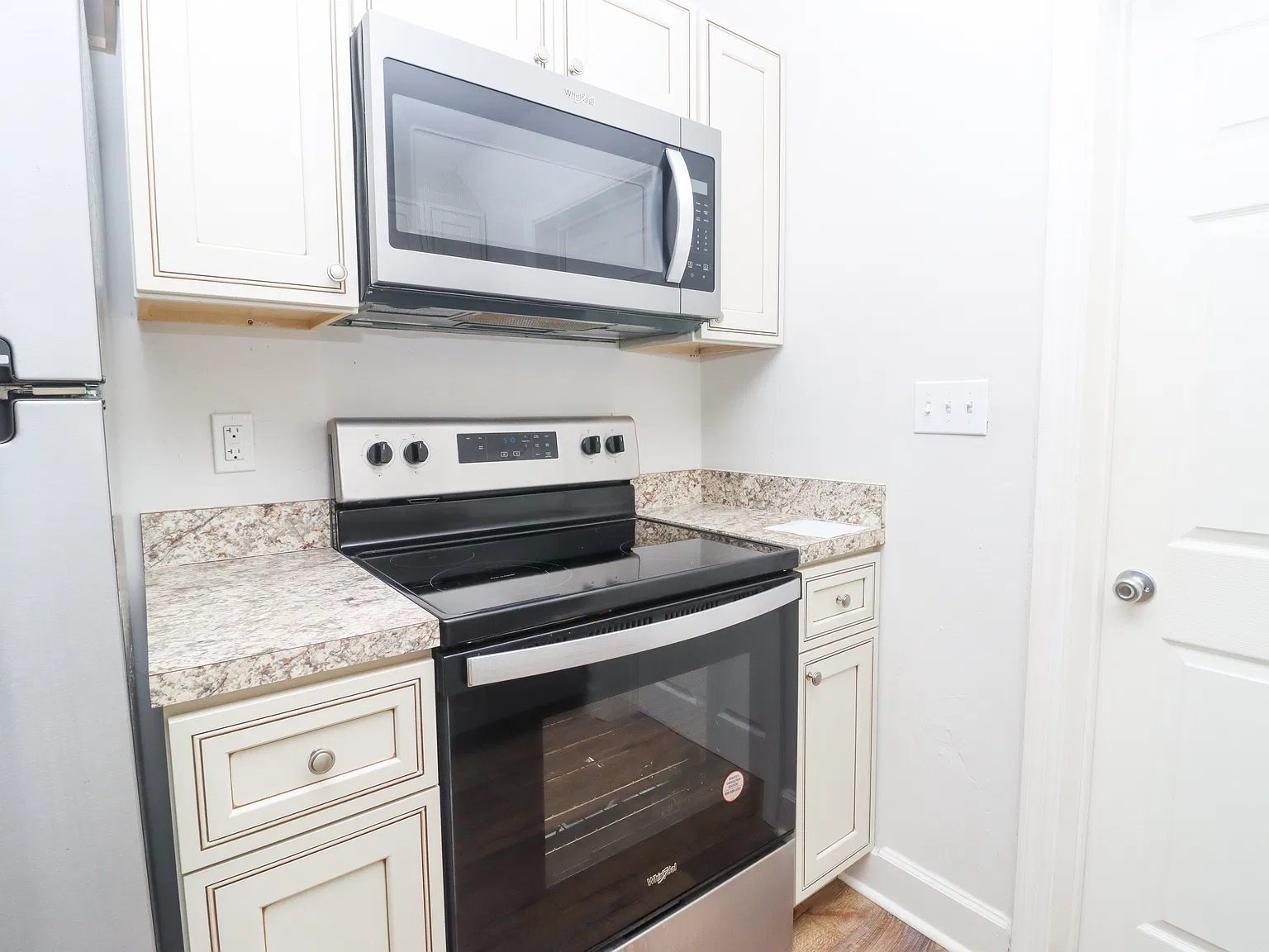 3 bed, $1,650 — Photo 4