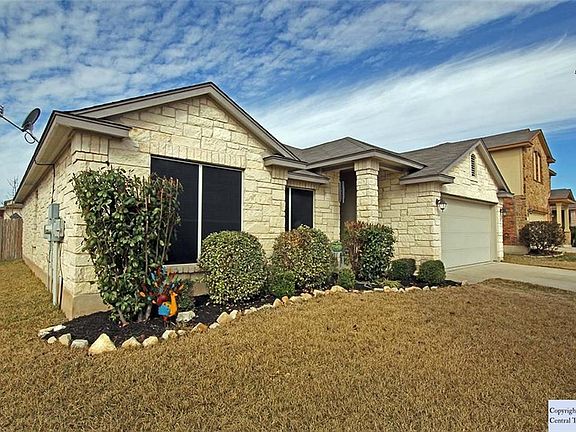 2nd image of 922 Evergreen Farm Dr