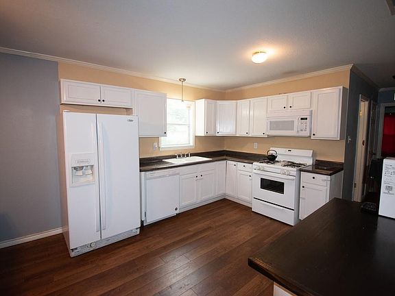 4th image of 722 Dyer St