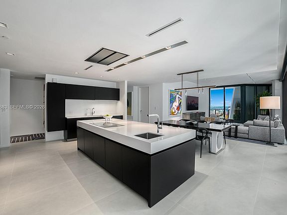 5th image of 1000 Biscayne Blvd Unit 3302