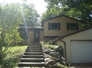 5985 Rockcroft Blvd, Clarkston, MI
