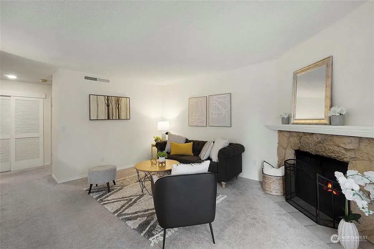 2 bed, 1000 sqft, $1,900 — Photo 4