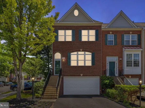 4093 River Forth Dr, Fairfax, VA 22030