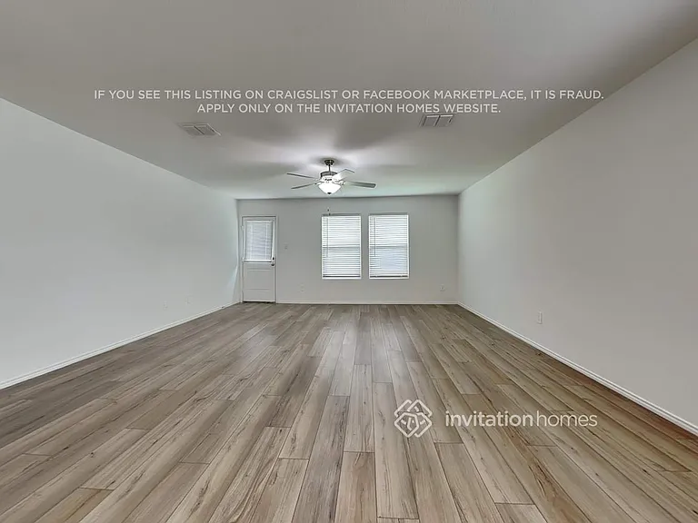 10645 Sewell Cir — Photo 3