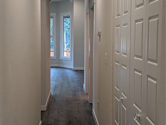5th image of 715 S Sheridan Ave #1/2