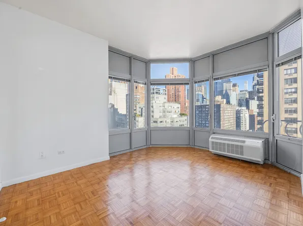 200 East 32nd Street image 7 of 11