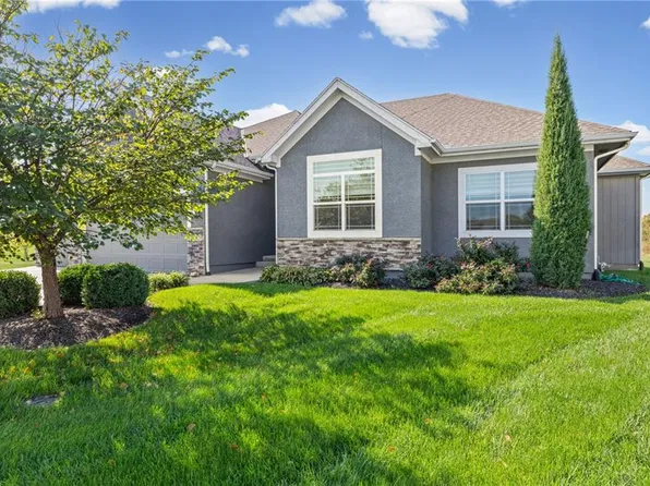 25085 W 87th Ter, Lenexa, KS 66227