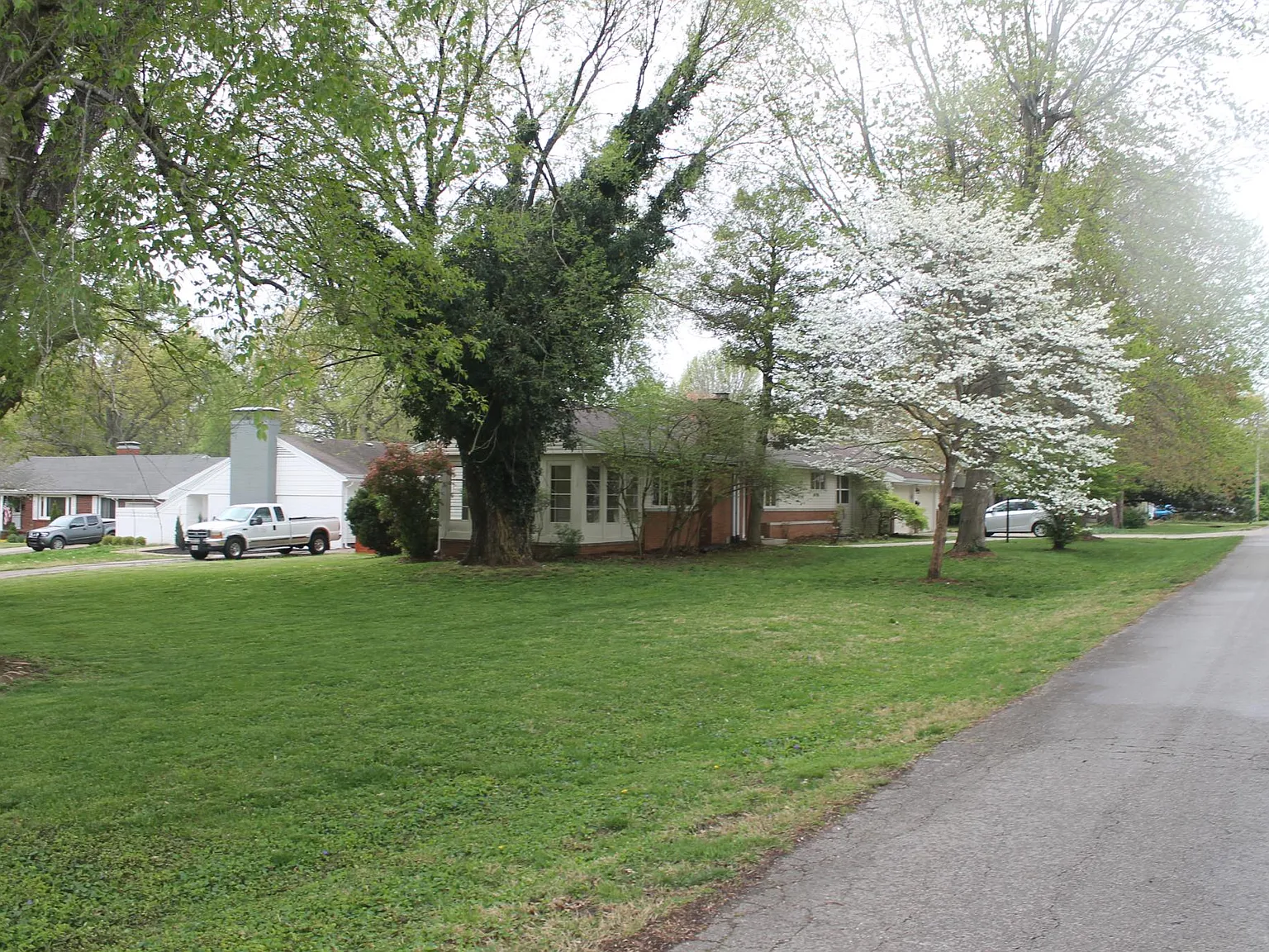 3 bed, 1950 sqft, $1,800 — Photo 3