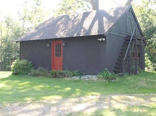 2nd image of 40A Oak Knoll Dr