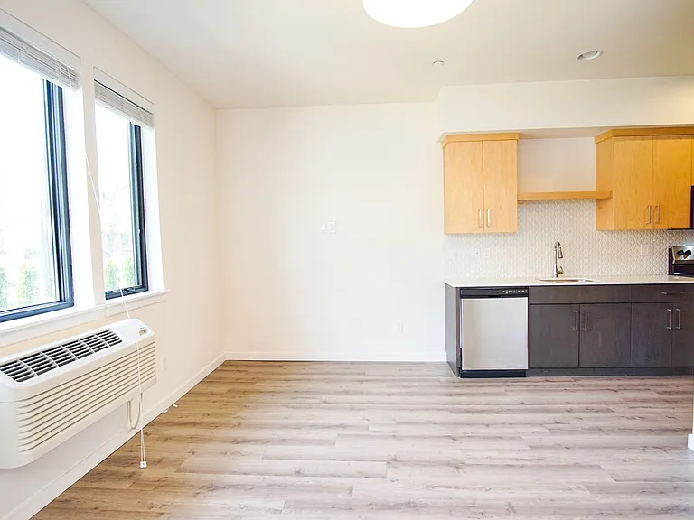 6015 S Virginia Ave #108 — Photo 4