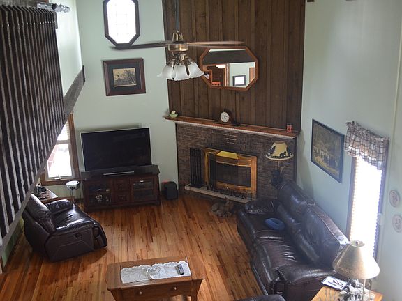 3rd image of 16907 Thackery Ave
