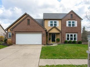 7567 Meadow Ridge Dr, Fishers, IN 46038