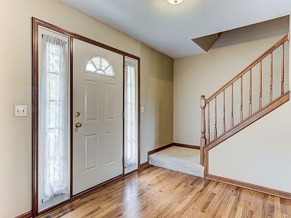 2nd image of 2640 Cheshire Dr