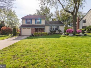 895 Doncaster Dr, West Deptford, NJ 08066