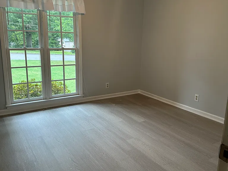 4304 Riverside Dr — Photo 5