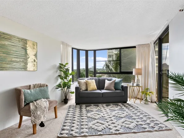 2724 Kahoaloha Ln APT 804, Honolulu, HI 96826