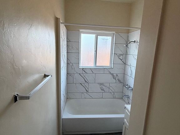 5th image of 7023 Templeton St APT 107