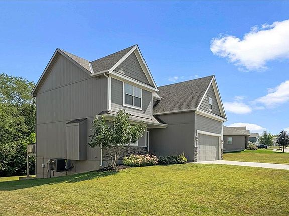 3rd image of 18419 Rock Creek Dr