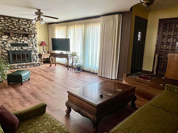 5th image of 301 Fawn Rd