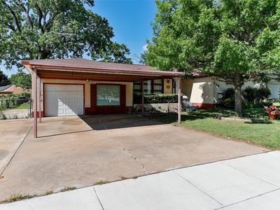 205 Bedford Ct E, Bedford, TX, 76022