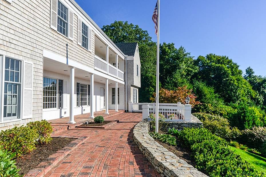 90 Stoner Dr, West Hartford, CT 06107 Zillow