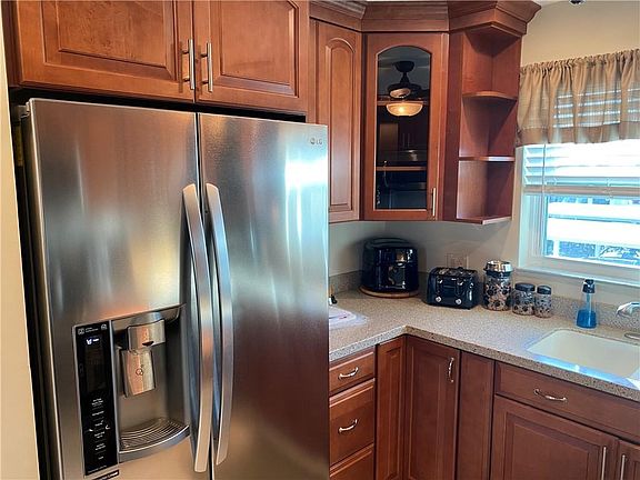 5th image of 600 E Lake Jasmine Cir Unit 600-203