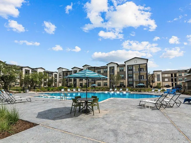 Redbird Ridge Apartments — Photo 19