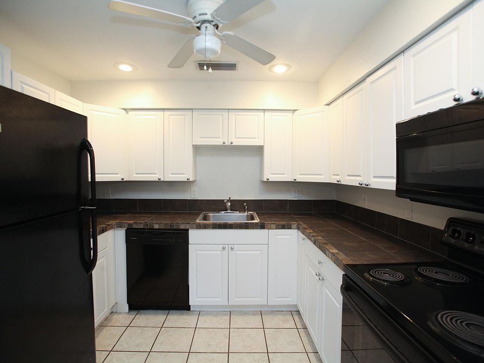 1st image of 800 E 18th Ave