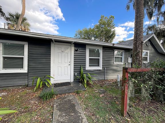 Lake Emerald Drive side