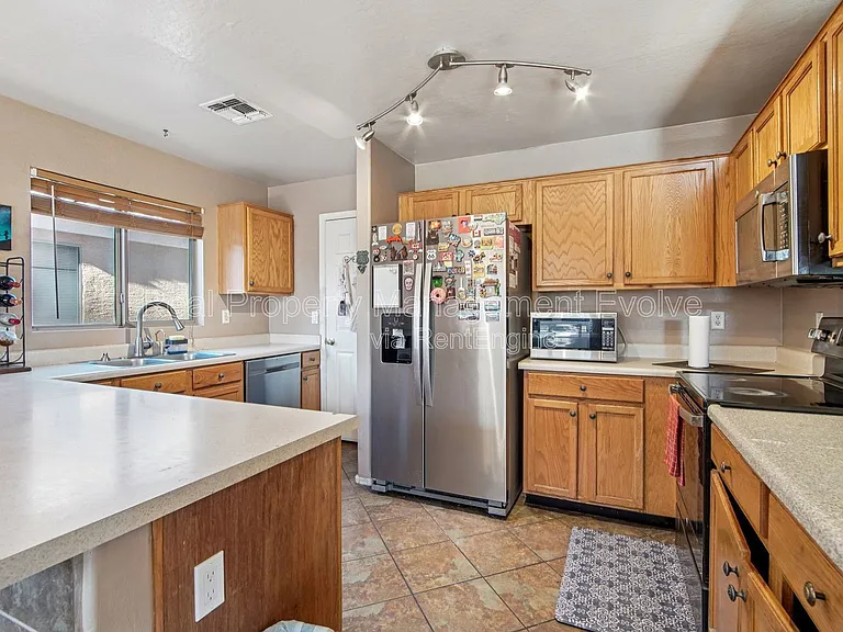 12571 W Mauna Loa Ln — Photo 9