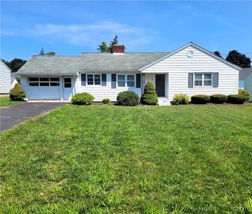 9 Melrose Pkwy, Auburn, NY, 13021