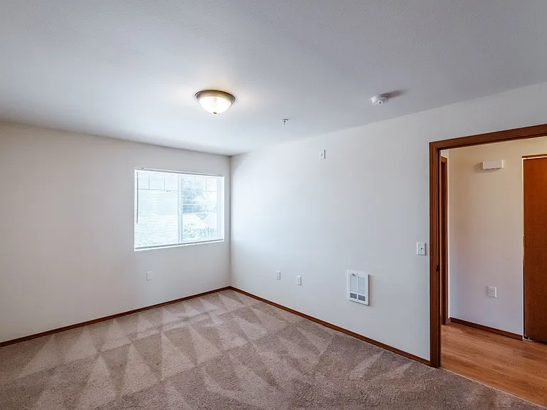 Newcastle Place Apartments — Photo 31