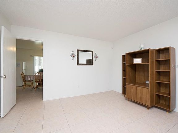 5th image of 520 Owl Cir