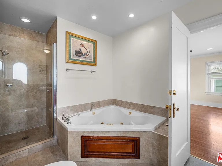 1231 S Saint Andrews Pl — Photo 24