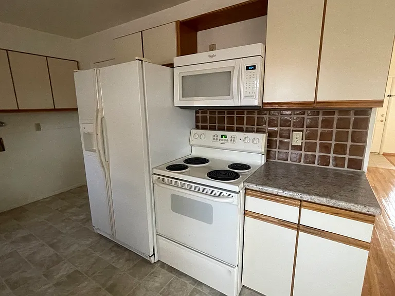 950 S Sweetwater Dr #950 — Photo 9