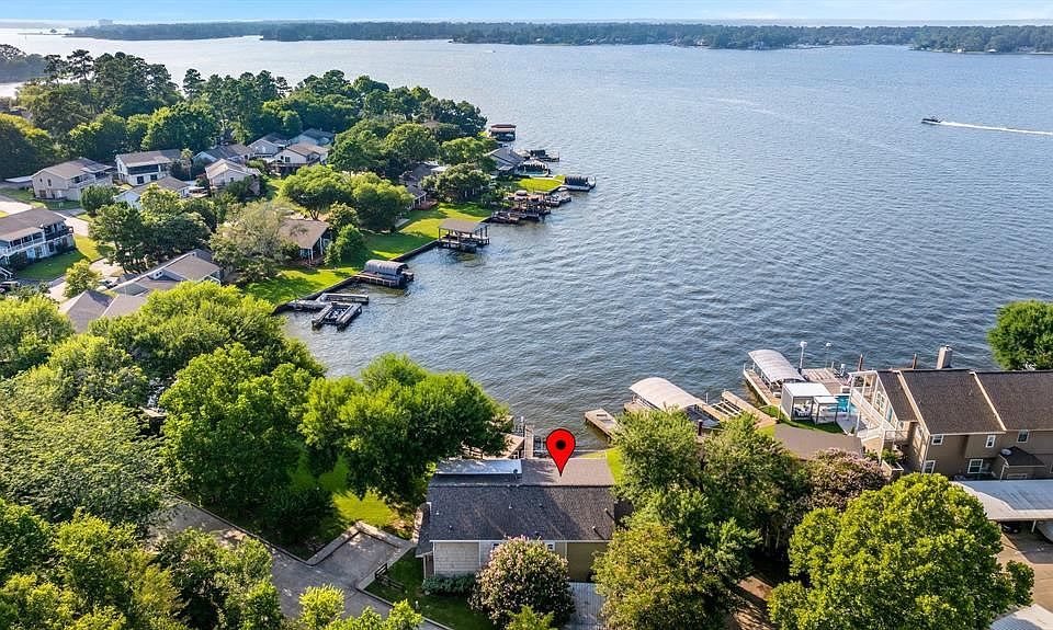 1st image of 48 Lakeview Vlg